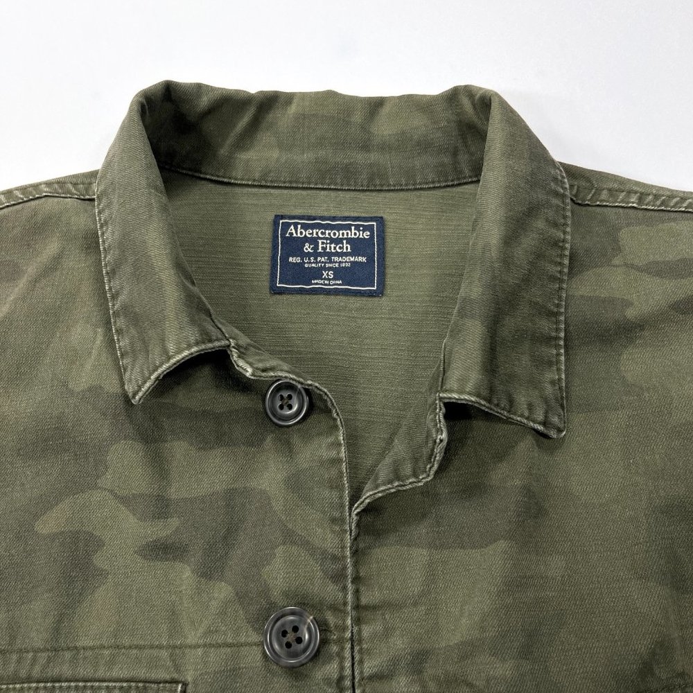 A&F Men's XS Military Shirt Jacket Army Green Camo Button Down Cotton Shacket - Picture 12 of 16